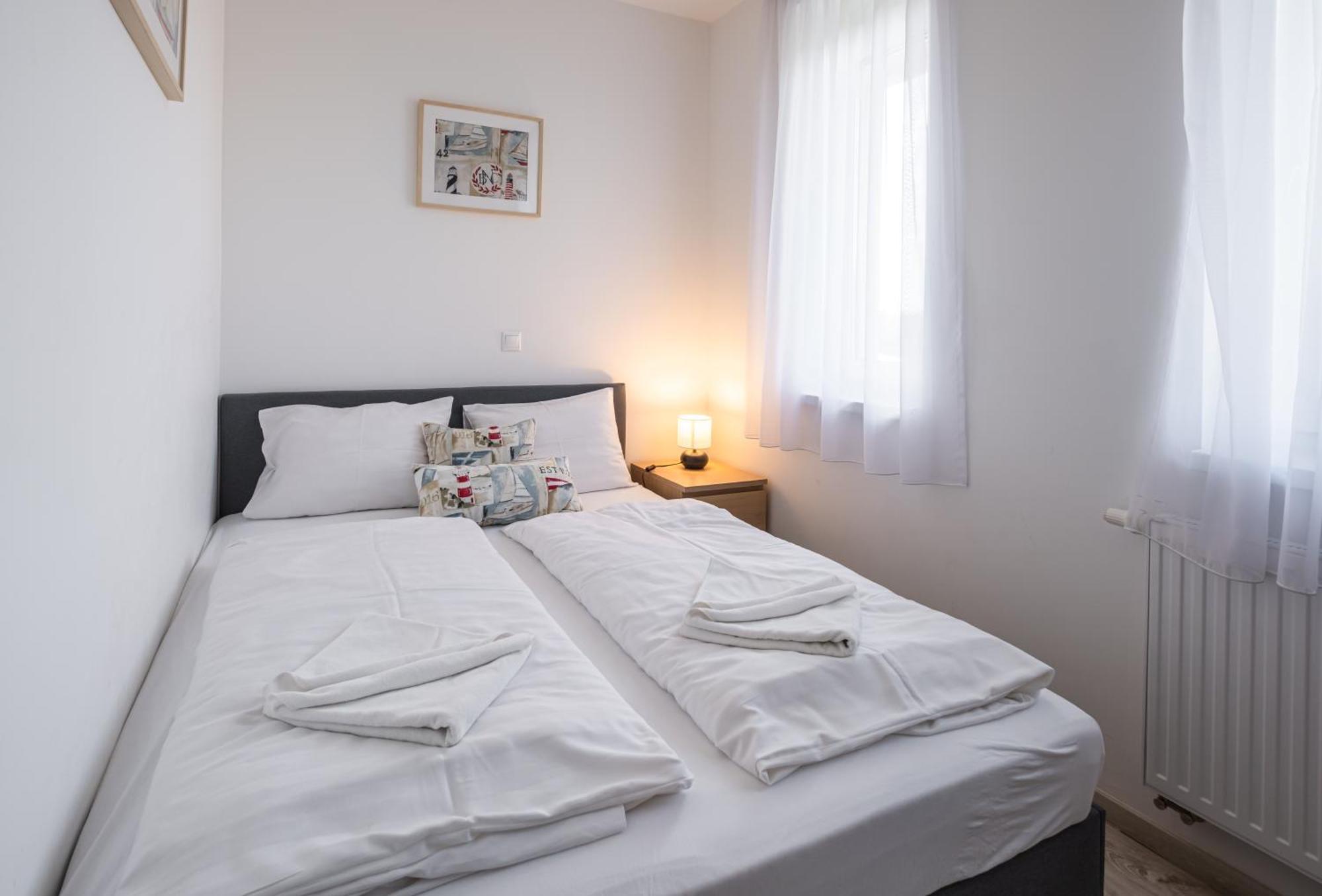 בלטונאקאלי Aranymandula Apartmanok מראה חיצוני תמונה