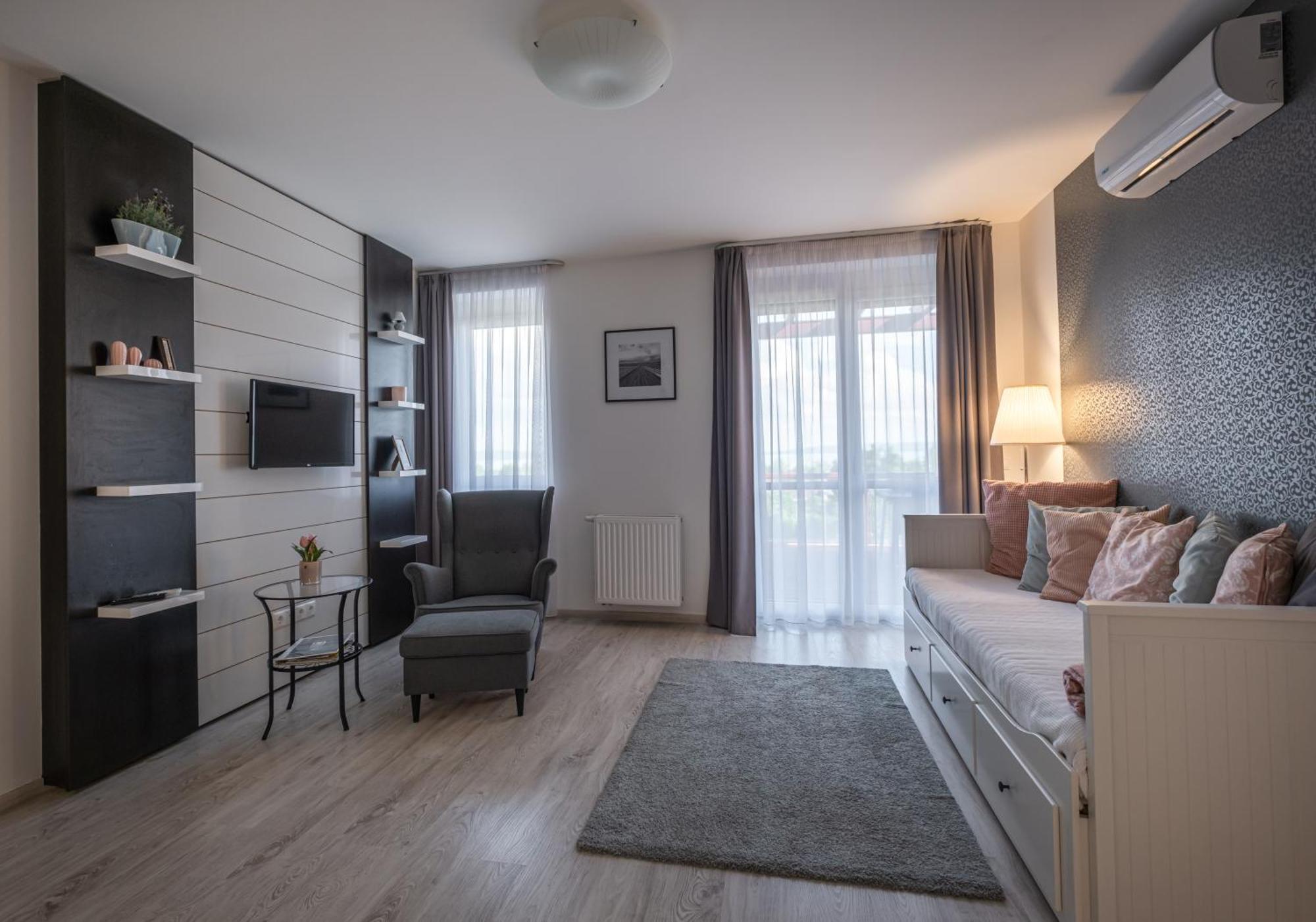 בלטונאקאלי Aranymandula Apartmanok מראה חיצוני תמונה