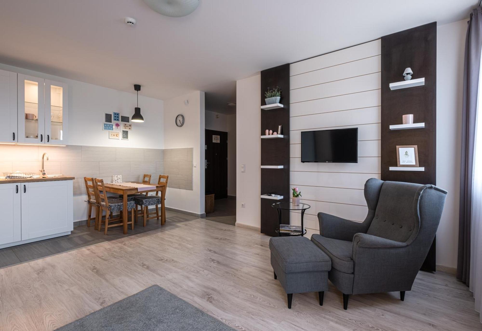 בלטונאקאלי Aranymandula Apartmanok מראה חיצוני תמונה