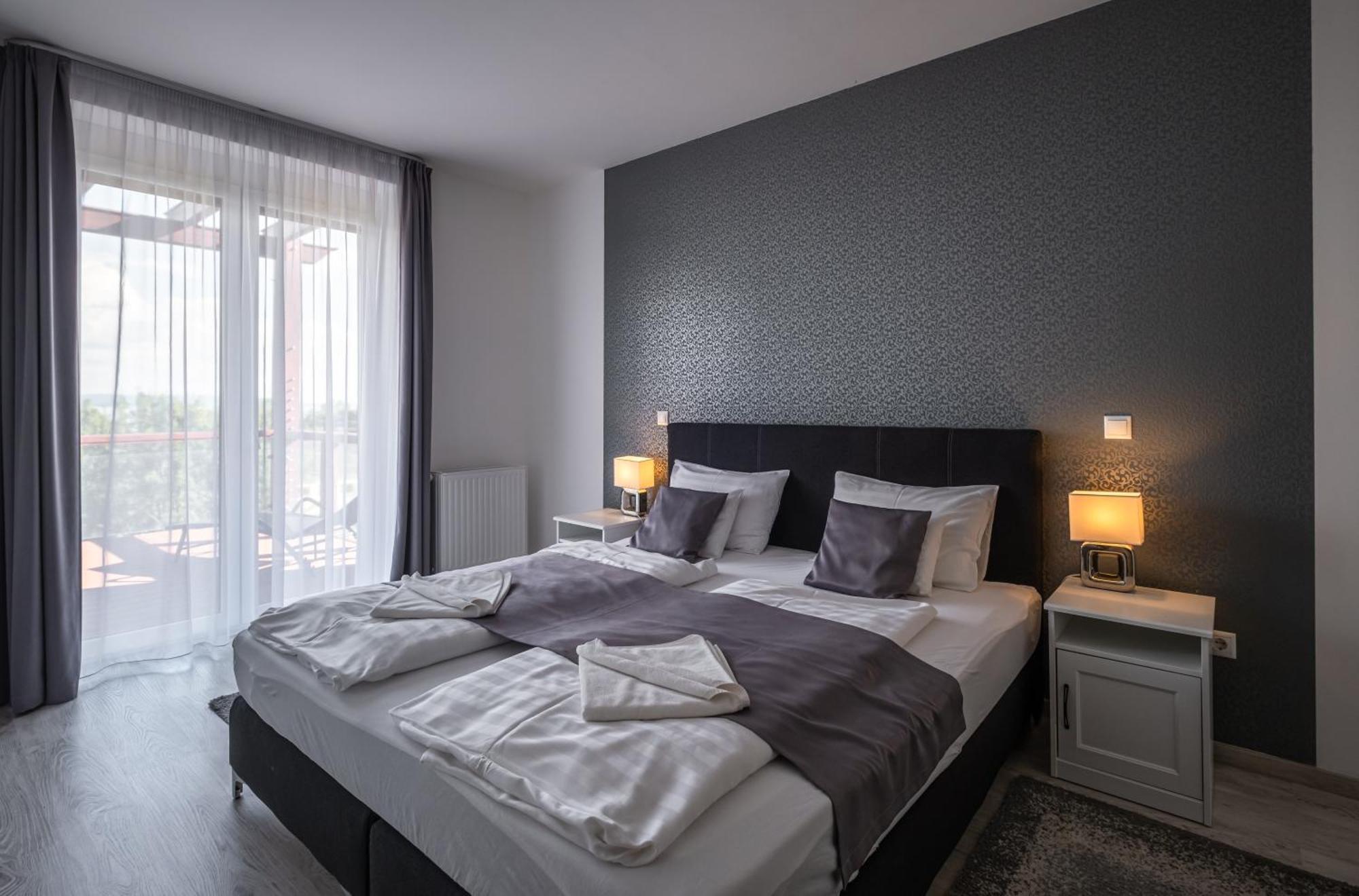 בלטונאקאלי Aranymandula Apartmanok מראה חיצוני תמונה