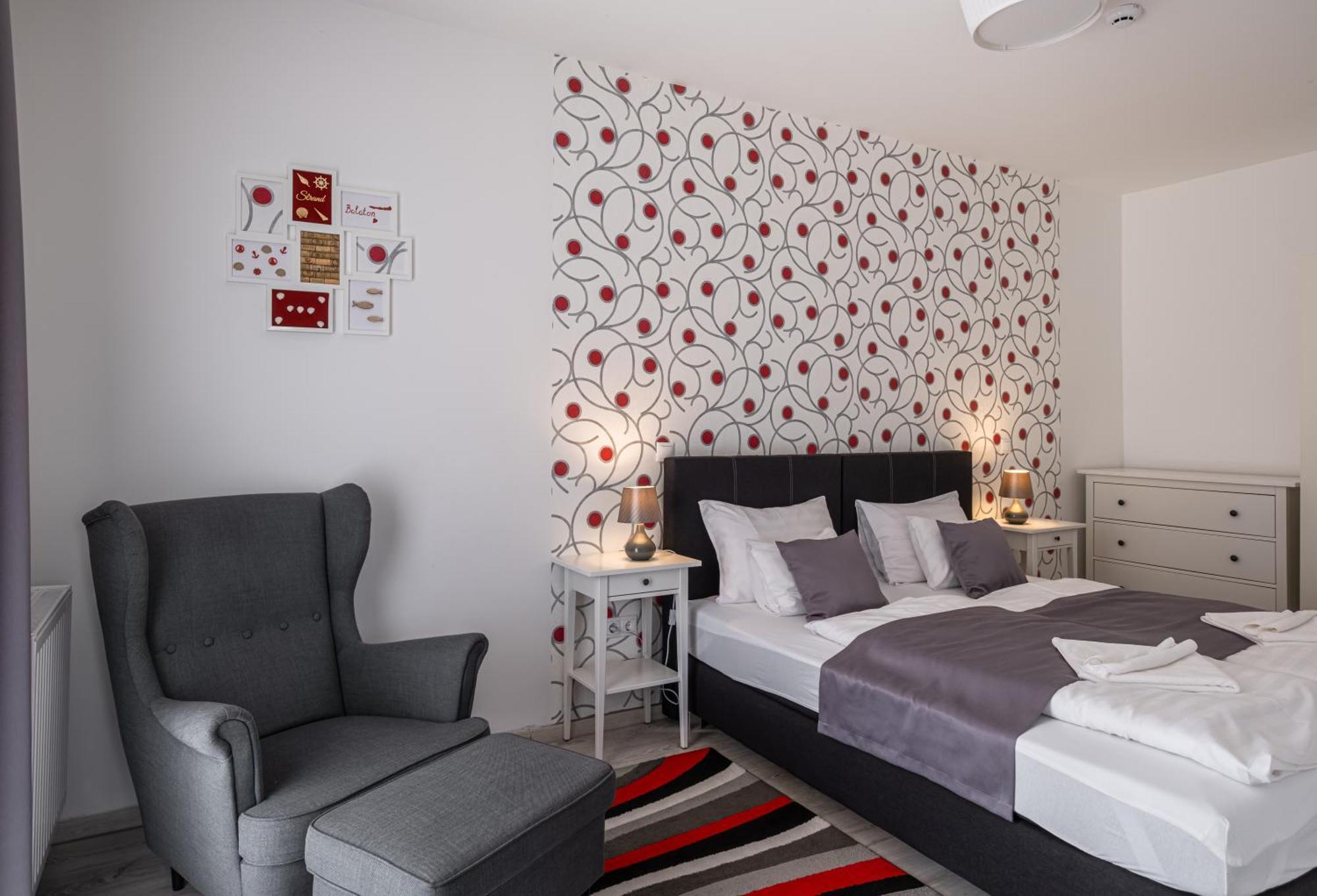 בלטונאקאלי Aranymandula Apartmanok מראה חיצוני תמונה